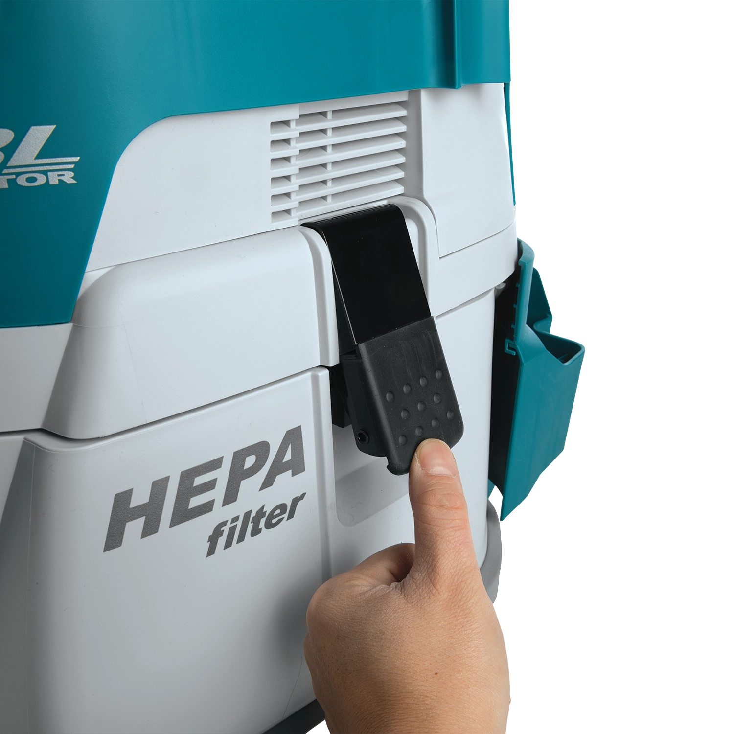 latch clip on makita vacuum securing tank lid for easy filter access