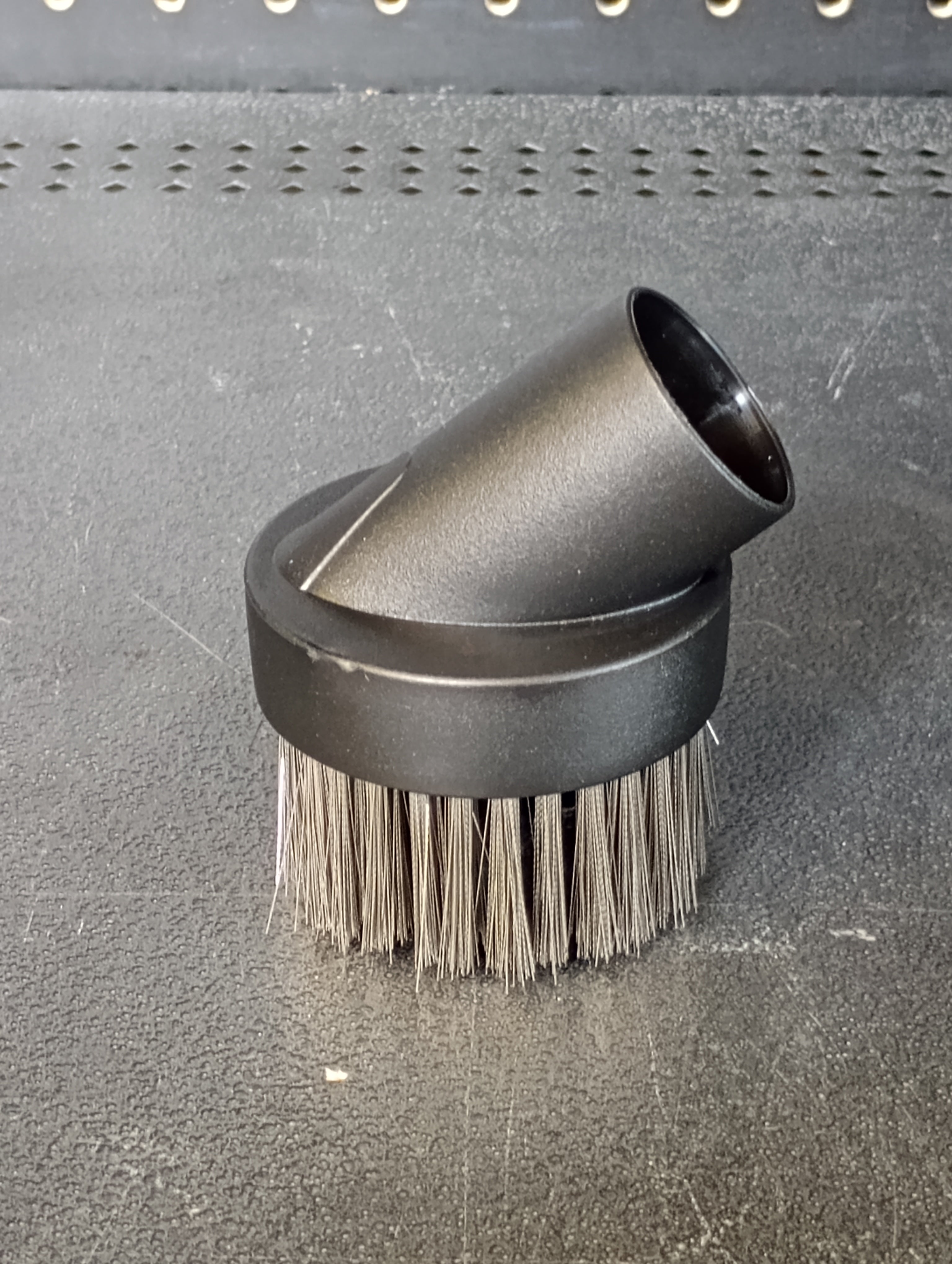 1-1/4" Round Steel Wire Vacuum Brush – Universal Heavy Duty Attachment