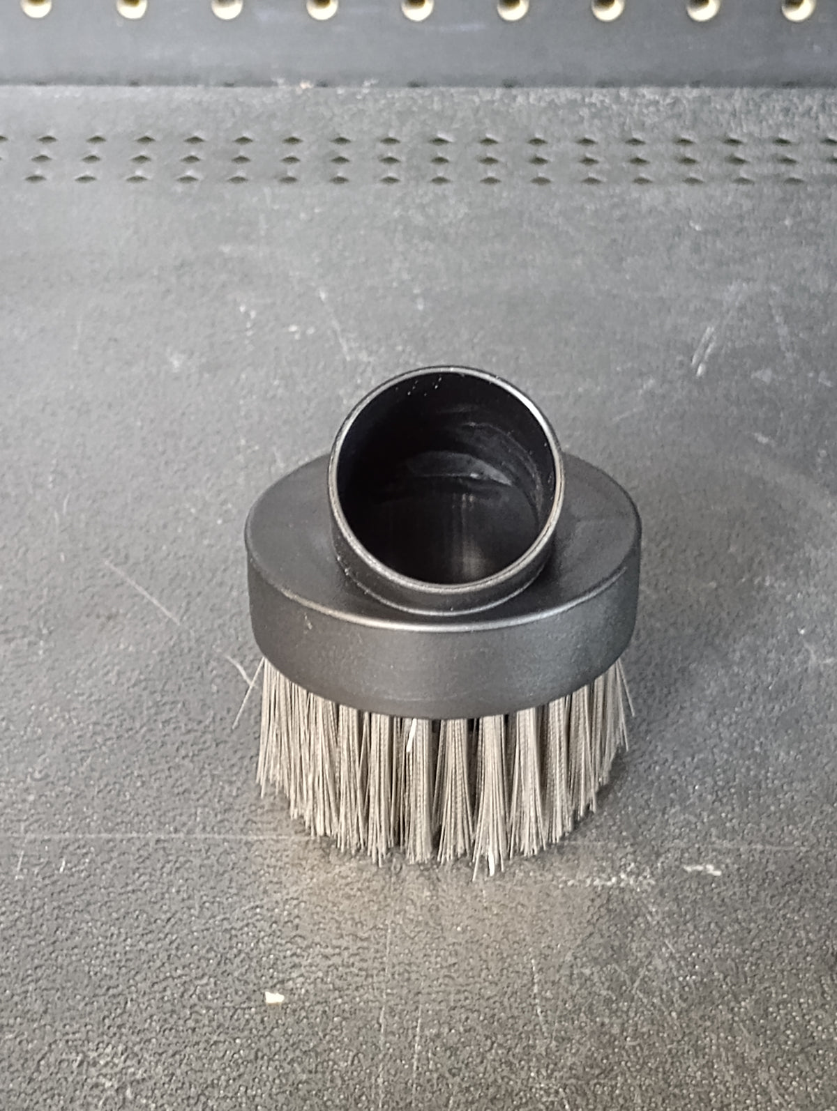 1-1/4" Round Steel Wire Vacuum Brush – Universal Heavy Duty Attachment
