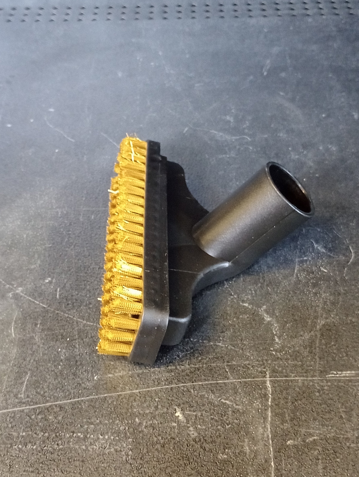 6" Rectangular Steel Wire Vacuum Brush - Universal 1-1/4" Heavy Duty Attachment