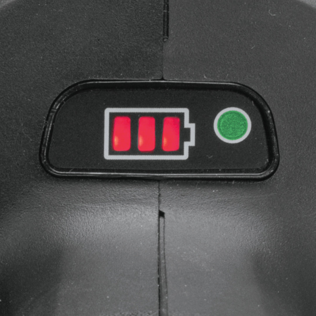 makita 18v lxt battery fully charged with indicator lights on
