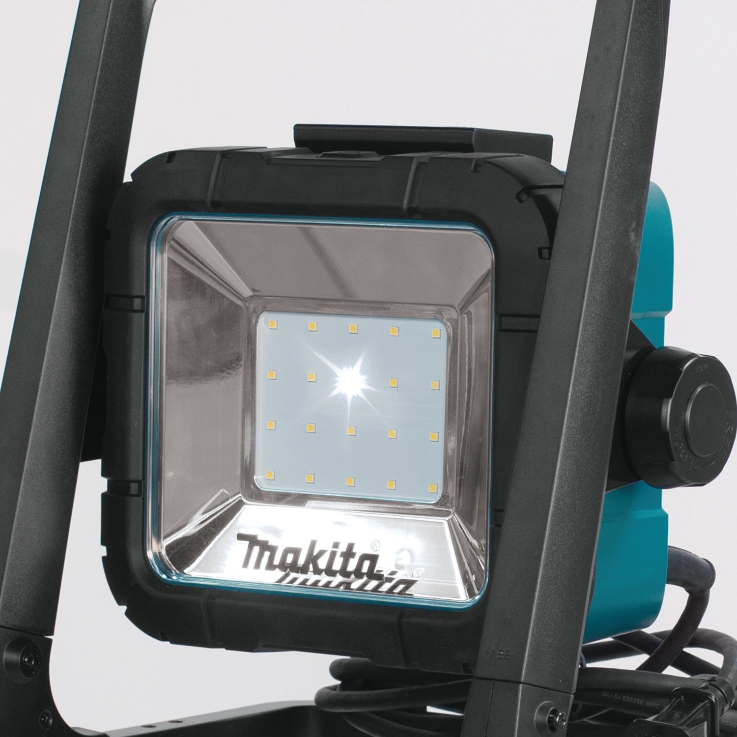 close-up of makita 18v lxt led work light highlighting led array and housing
