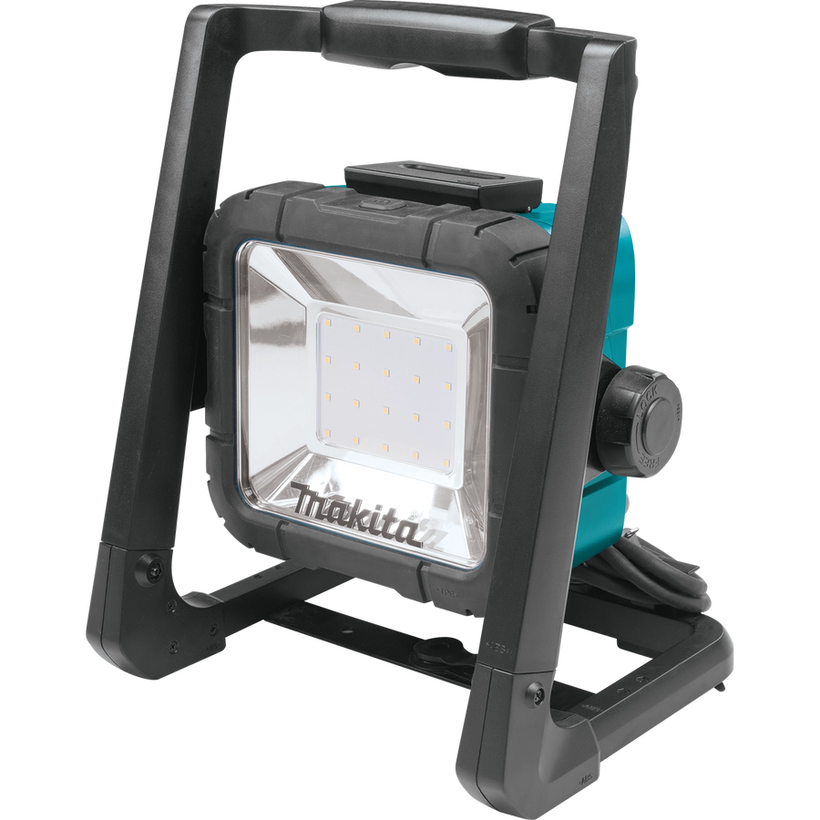 front view of makita 18v lxt cordless corded led work light showing 20 led panel
