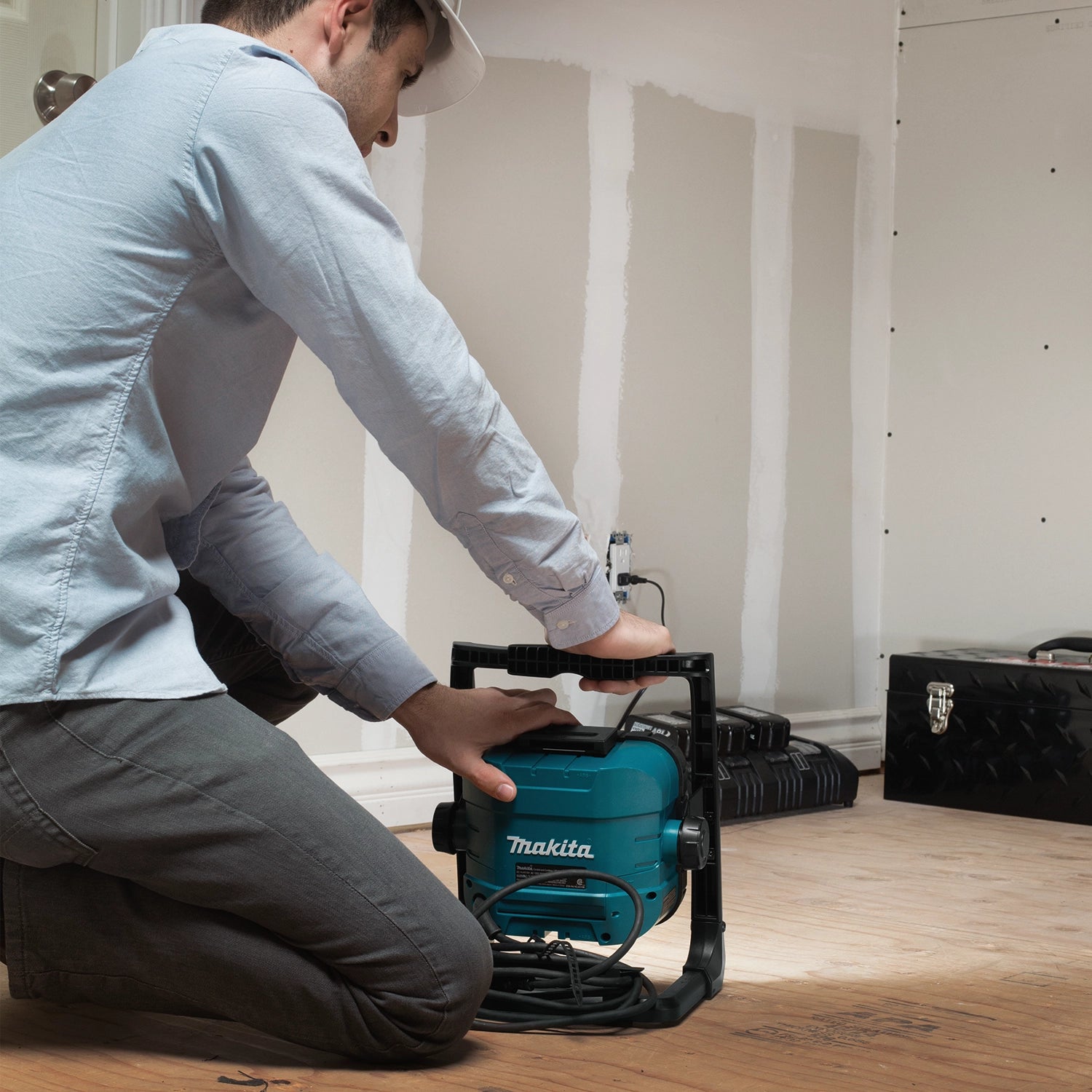 makita 18v lxt led work light in use for electrical or construction work

