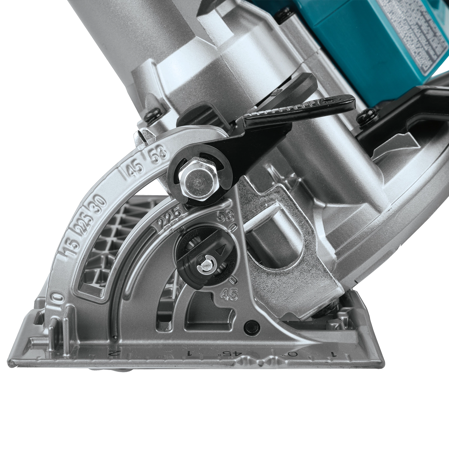 makita carbide-tipped 7-1/4 inch blade attached to 40v right-hand saw
