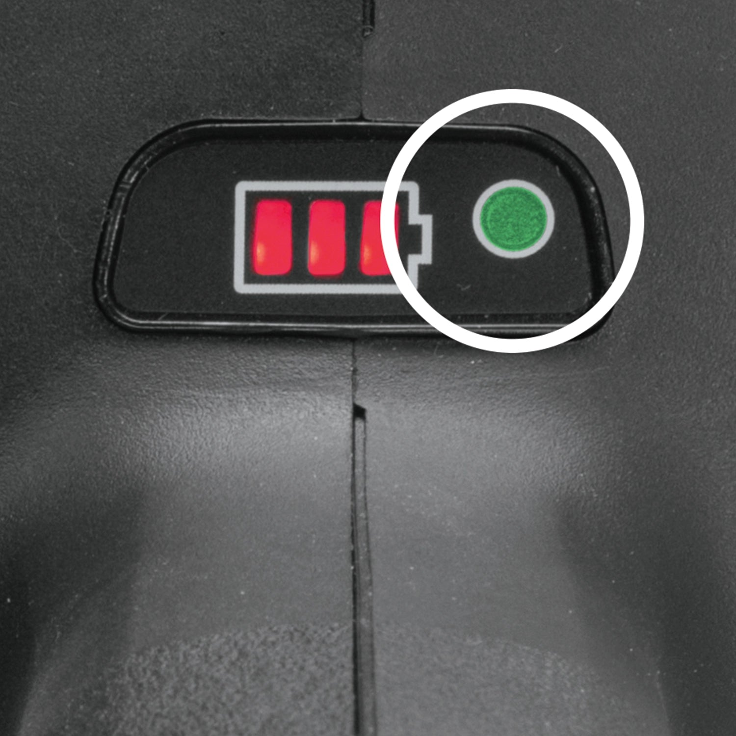 Makita battery LED indicator showing full charge
