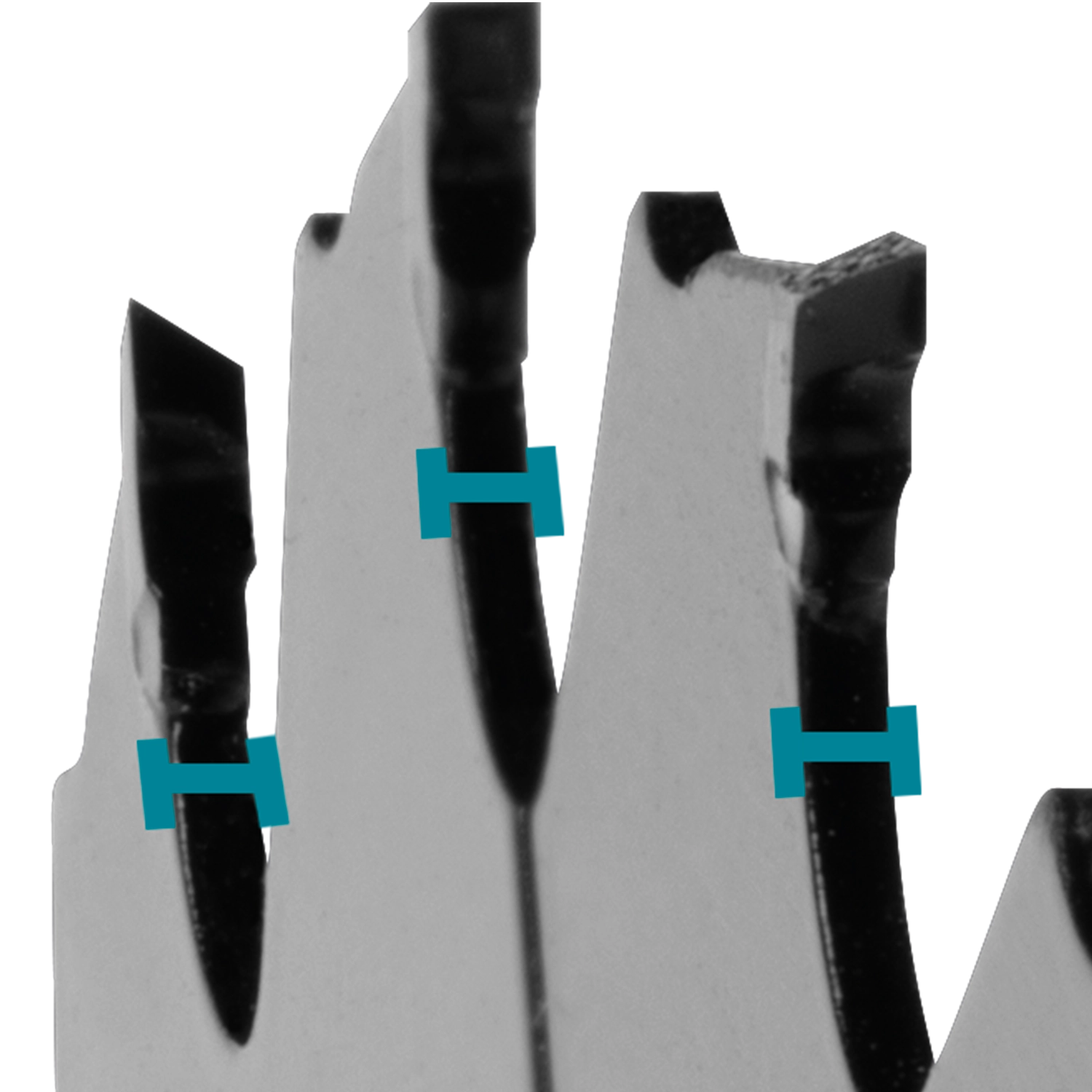 horizontal alignment of saw blade illustrating width and balance
