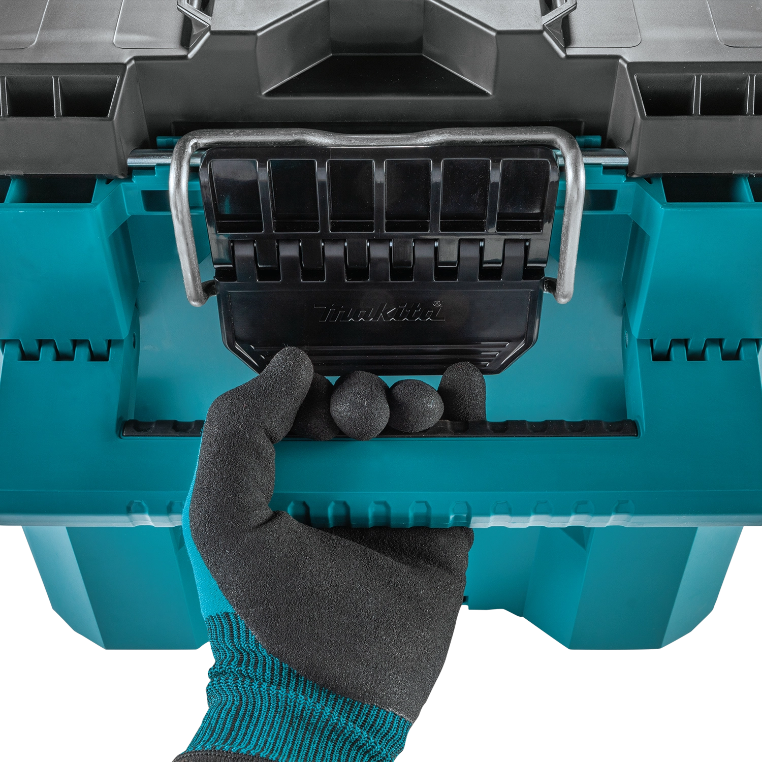 Ergonomic handle of Makita T-90021 shown for easy transport and carrying comfort
