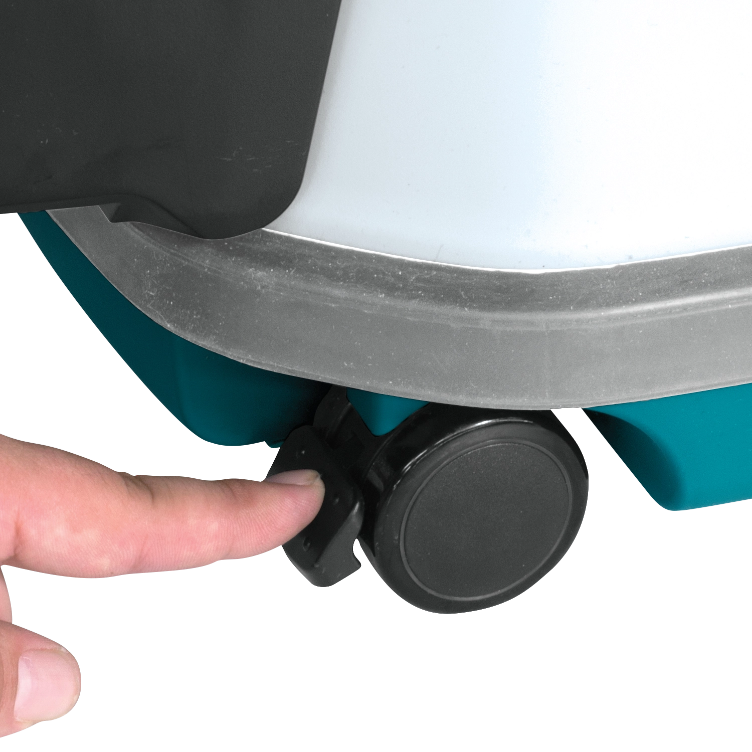rear wheel lock mechanism on makita 4 gallon vacuum for job site stability
