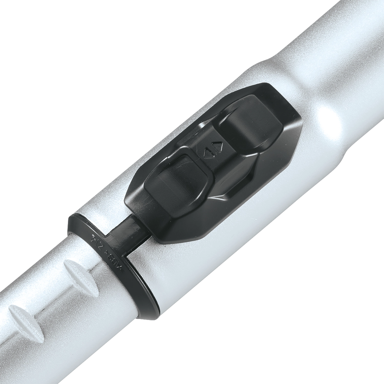 Makita vacuum hose clip secured to backpack harness for tangle-free use
