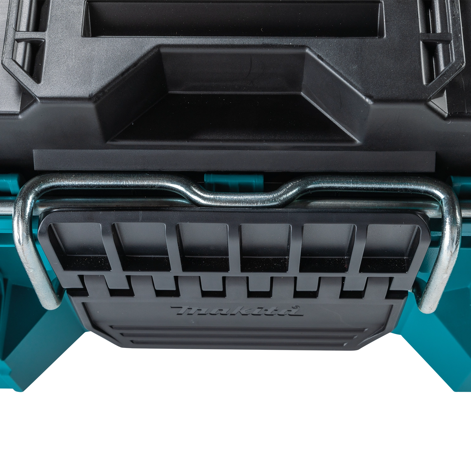 Durable latch system on MAKTRAK modular tool box
