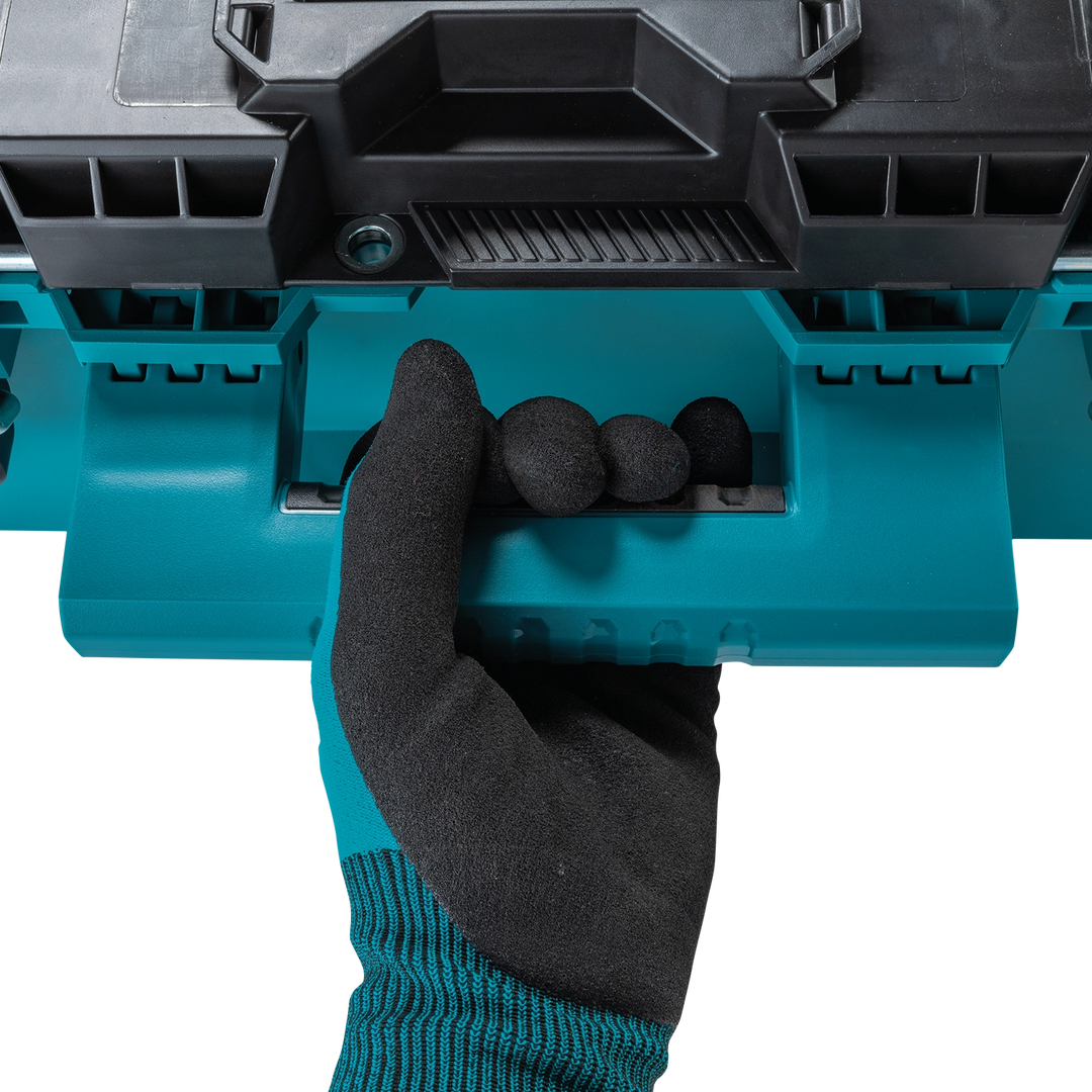 Ergonomic handle for carrying MAKTRAK tool storage box
