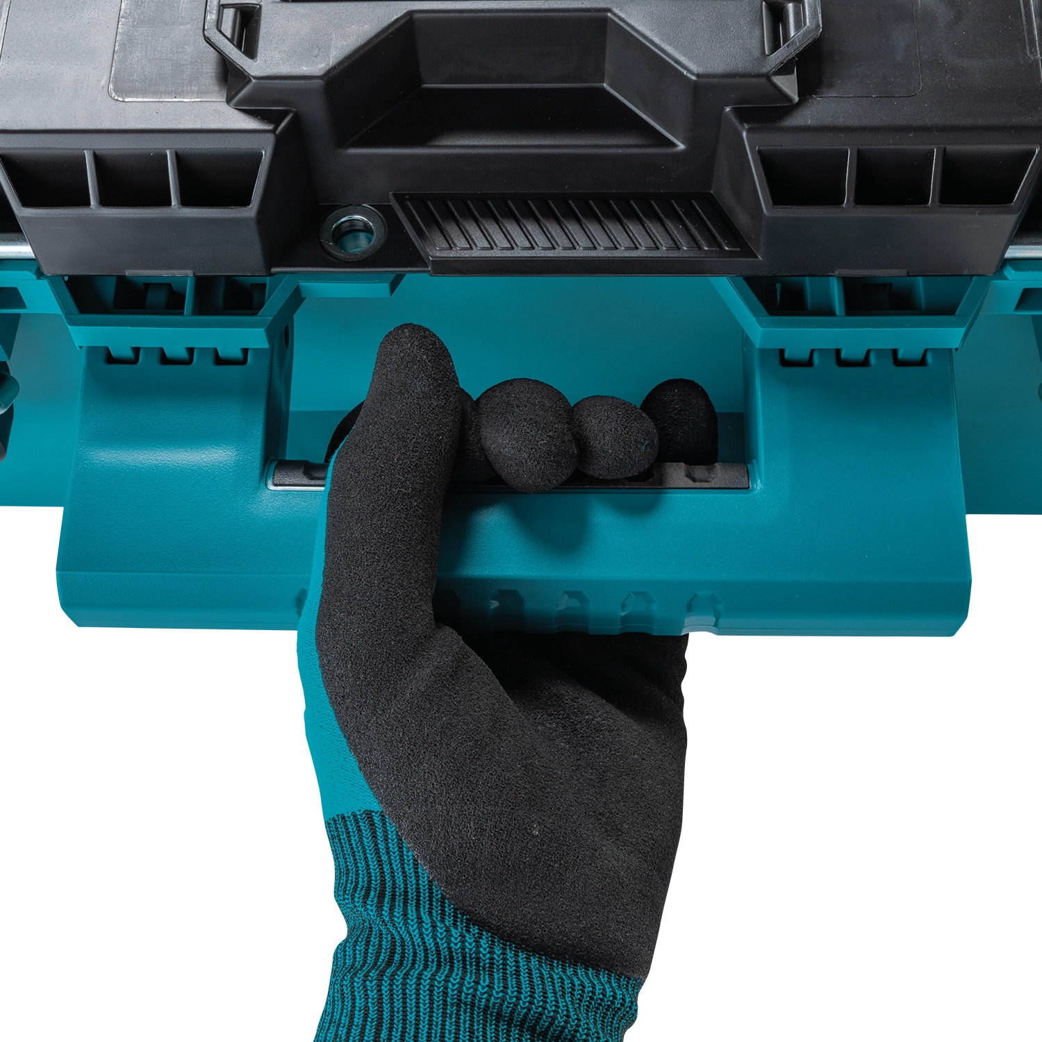 Ergonomic handle for carrying MAKTRAK tool storage box
