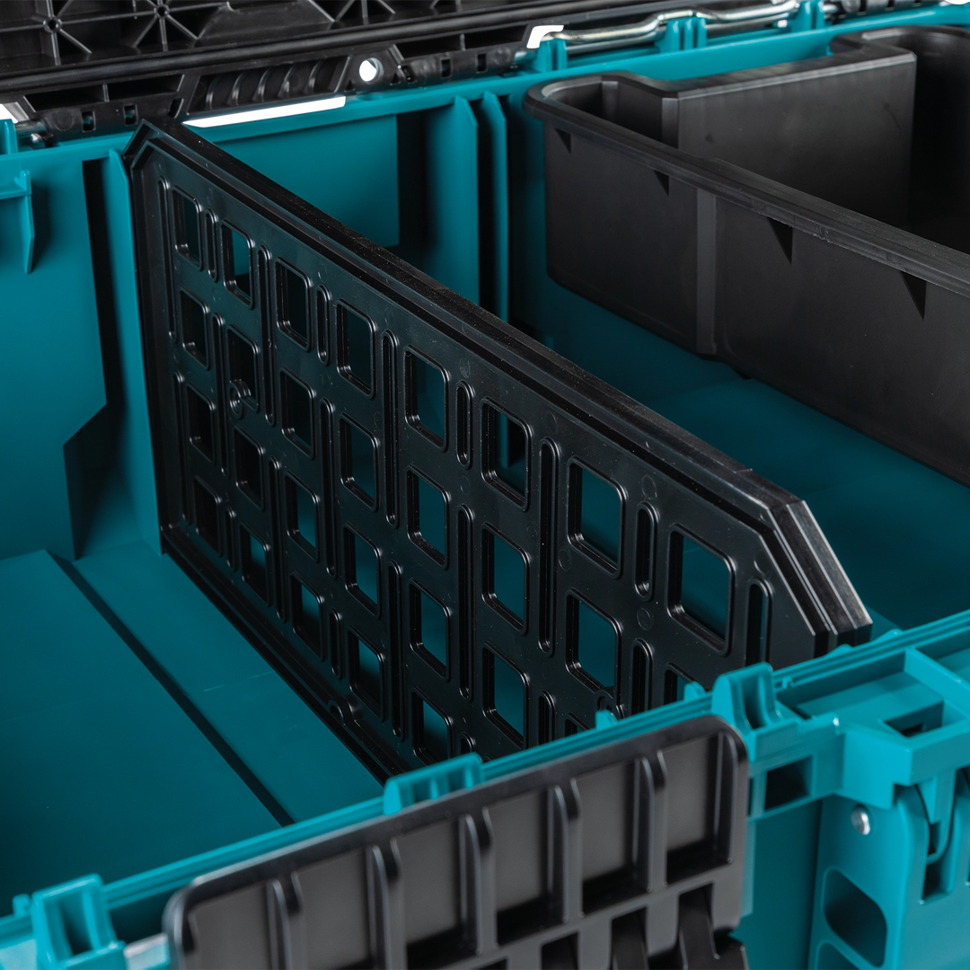 Removable and adjustable dividers inside MAKTRAK container
