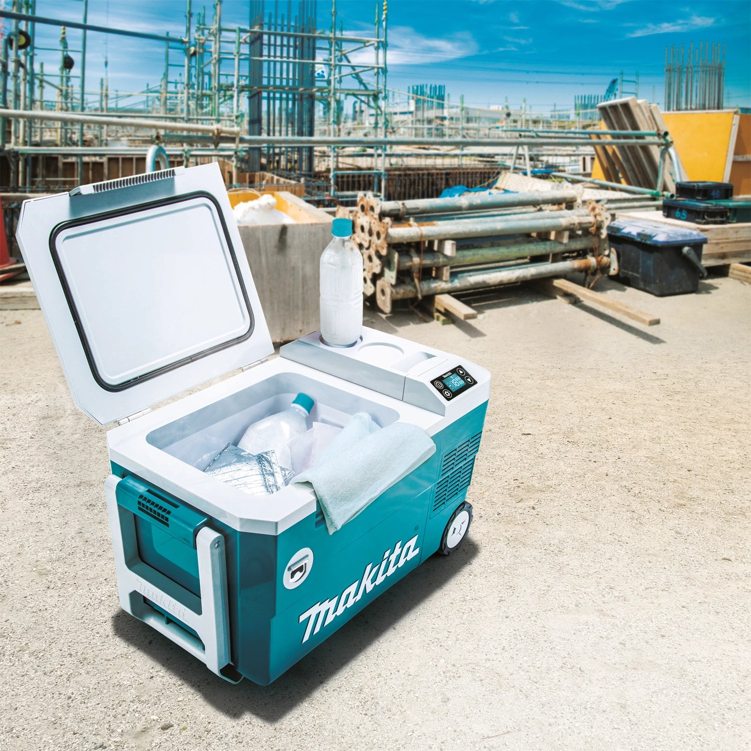 makita cooler warmer box in use on active construction job site
